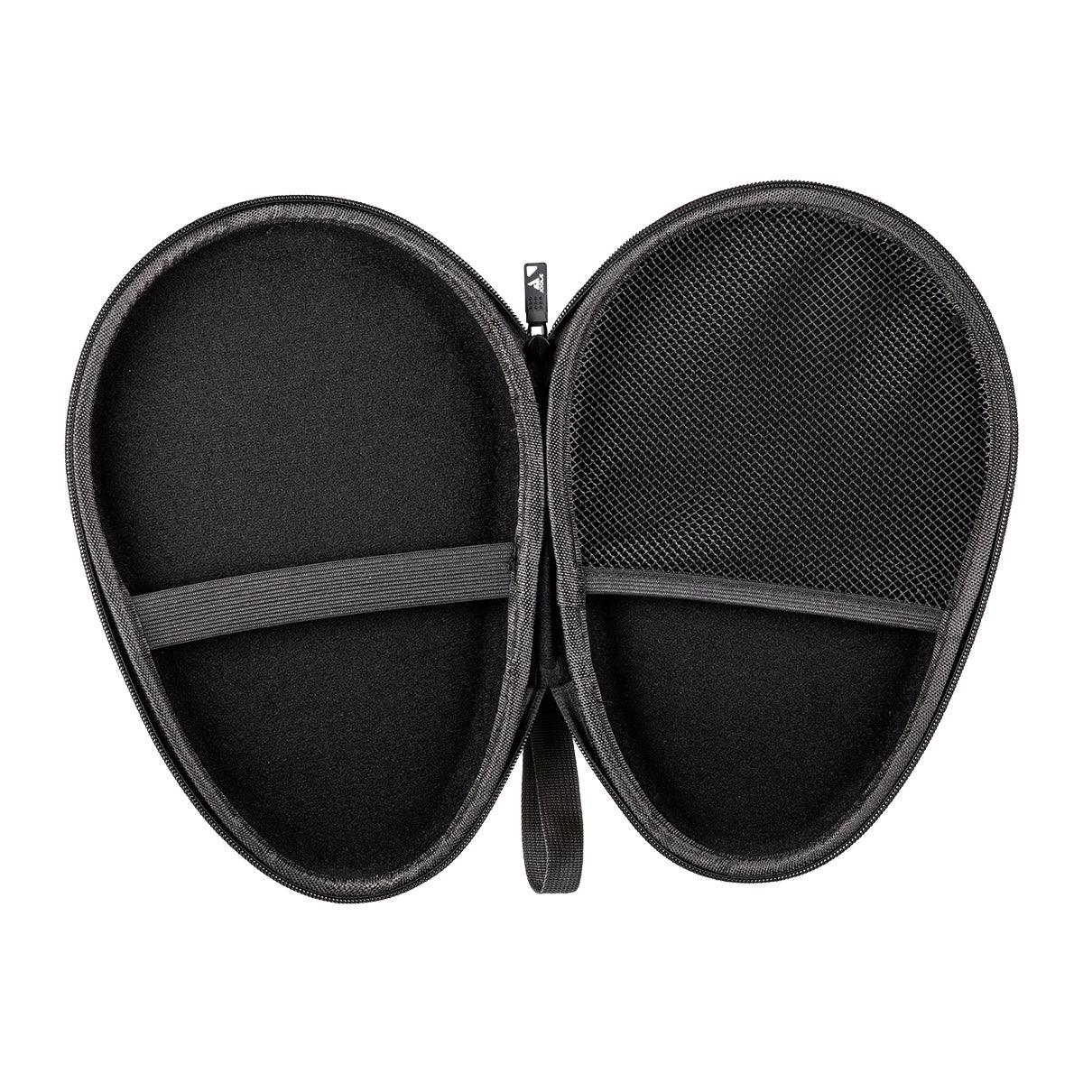 Schwarzes, ovales Hartschalen-Etui mit Reißverschluss, innen mit elastischem Band und Netzfach.